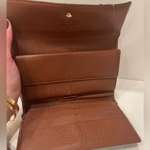 Authentic Louis Vuitton monogram wallet - Picture 7 of 7